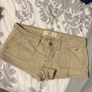 Kaki shorts